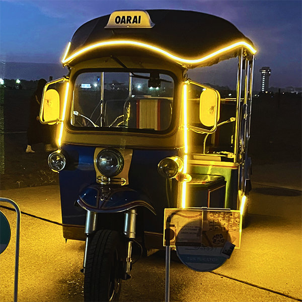 トゥクトゥクナイトツアー